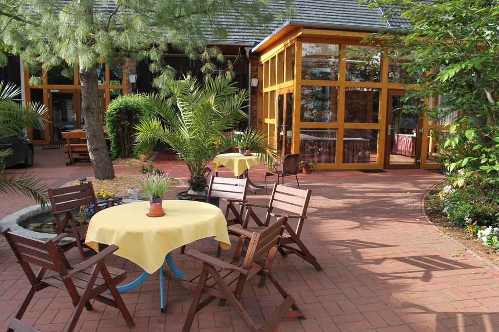 Landgasthof Simke 호텔 Rietz Neuendorf 외부 사진